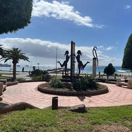 Casa Roja Pto Del Rosario - De 'fuga A Fuerte' *